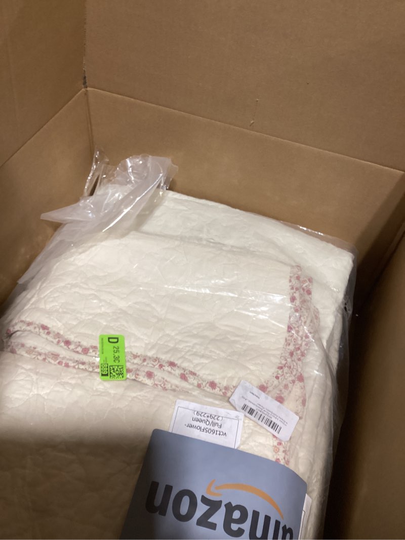 Condition photo showing Good Condition for vctops 3-Piece Floral Embroidered Bedspread Coverlet Set 100% Cotton Reversible Patchwork 1 Quilt and 2 Pillow Shams Full/Queen, Flower Full/Queen Flower