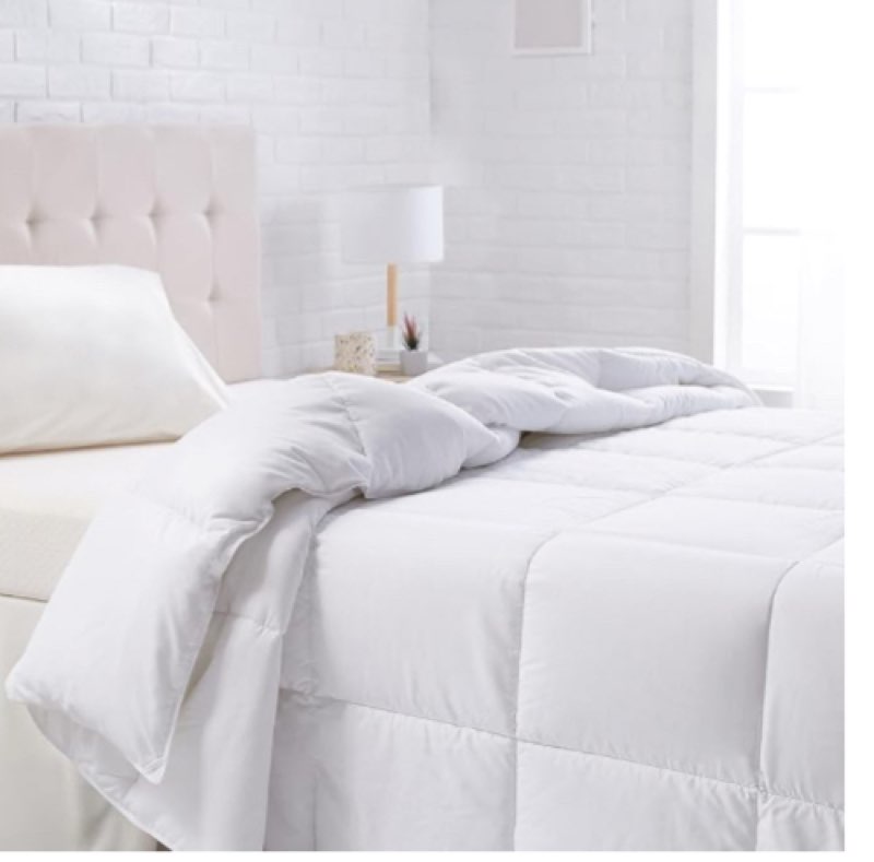 Amazon Basics White Down Alternative Comforter and Duvet Insert with Corner Tabs (Full/Queen, All-Season)