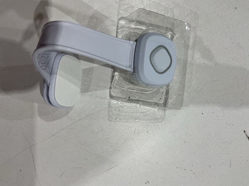 Condition photo showing Good Condition for multi-purpose appliance latch (2-pack)