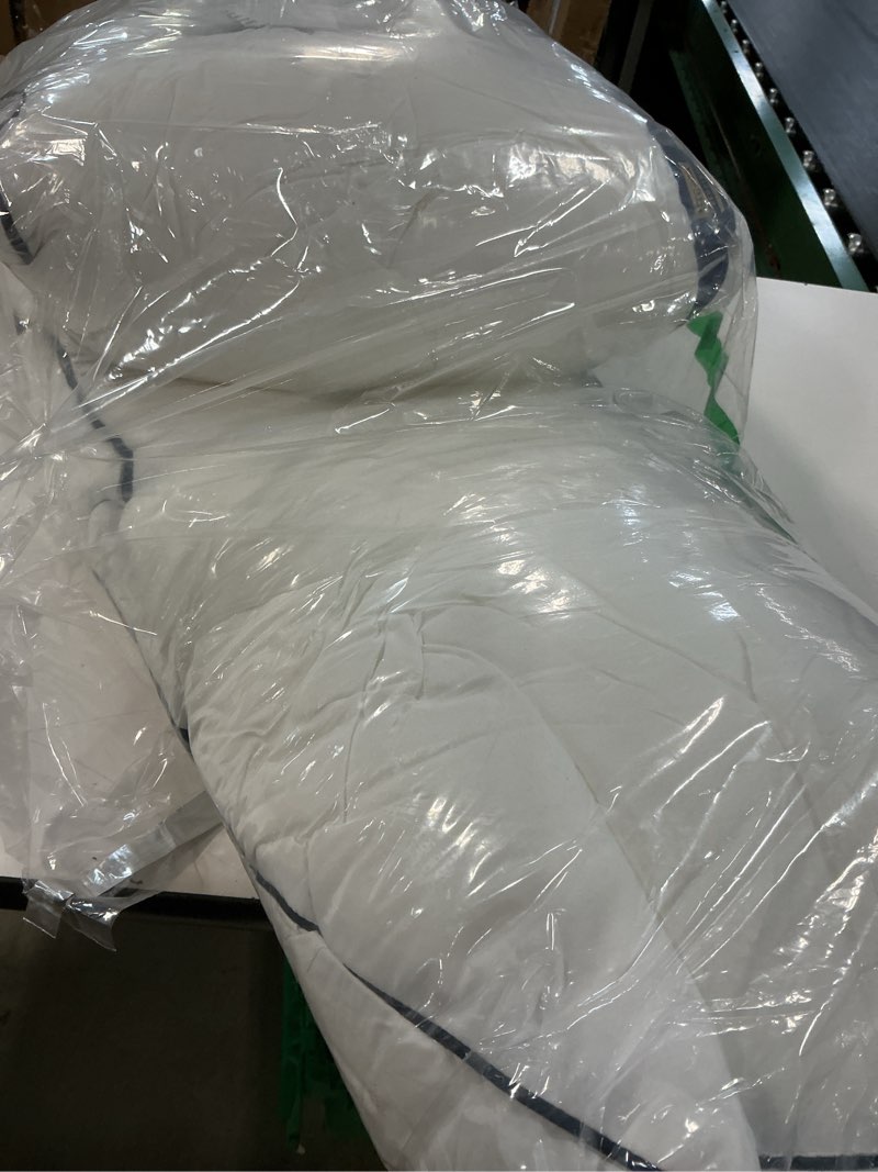 Condition photo showing Good Condition for utopia bedding throw pillow inserts (pack of 4, white), 18 x 18 inches decorative indoor pillows for sofa, bed, couch, cushion sham stuffer 18x18 inch 4