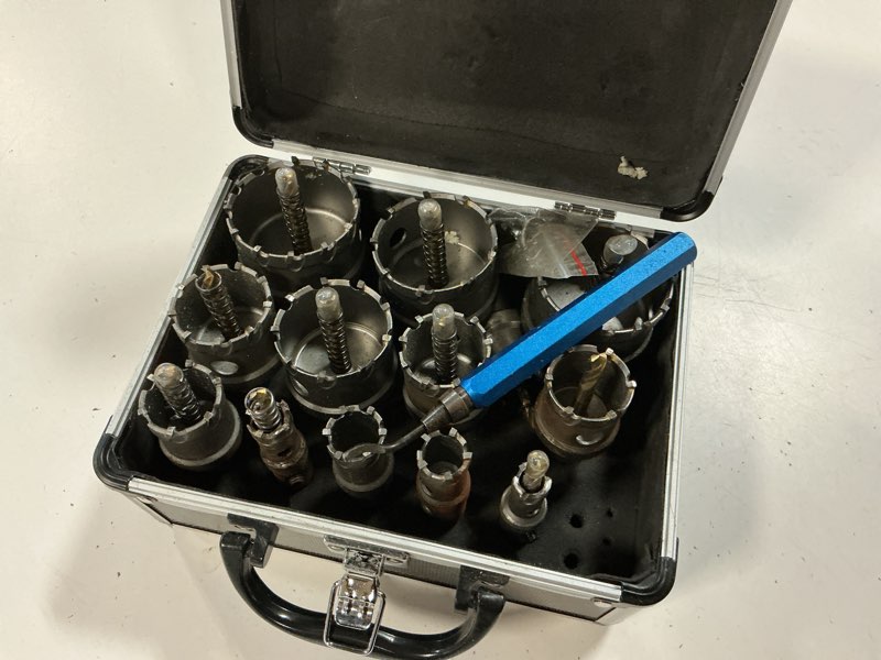 Condition photo showing Good Condition for tungsten carbide hole saw kit 22 pcs – carbide hole saw set 9/16" to 2-1/8" for metal, stainless steel, wood – includes 2 drill bits, deburring tool, 4 blades, 3 allen wrenches – industrial & diy use 22 pcs set 9/16" to 2-1/8"