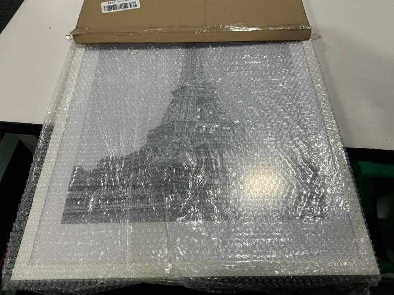 Condition photo showing Good Condition for upsimples 16x24 Picture Frame, Display Pictures 14x20 with Mat or 16 x 24 Without, Wall Hanging Poster Frames, White, 1 Pack White 16x24