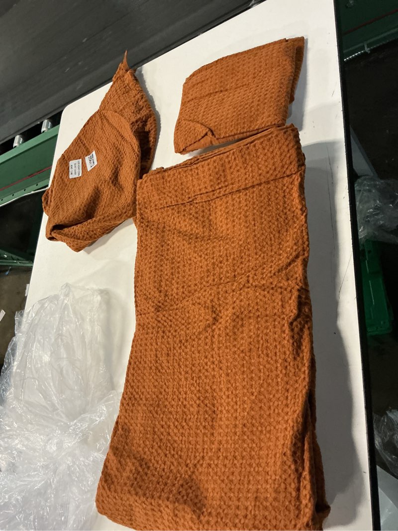 Condition photo showing Good Condition for organic luxe honeycomb duvet cover, king/cal king, terracotta