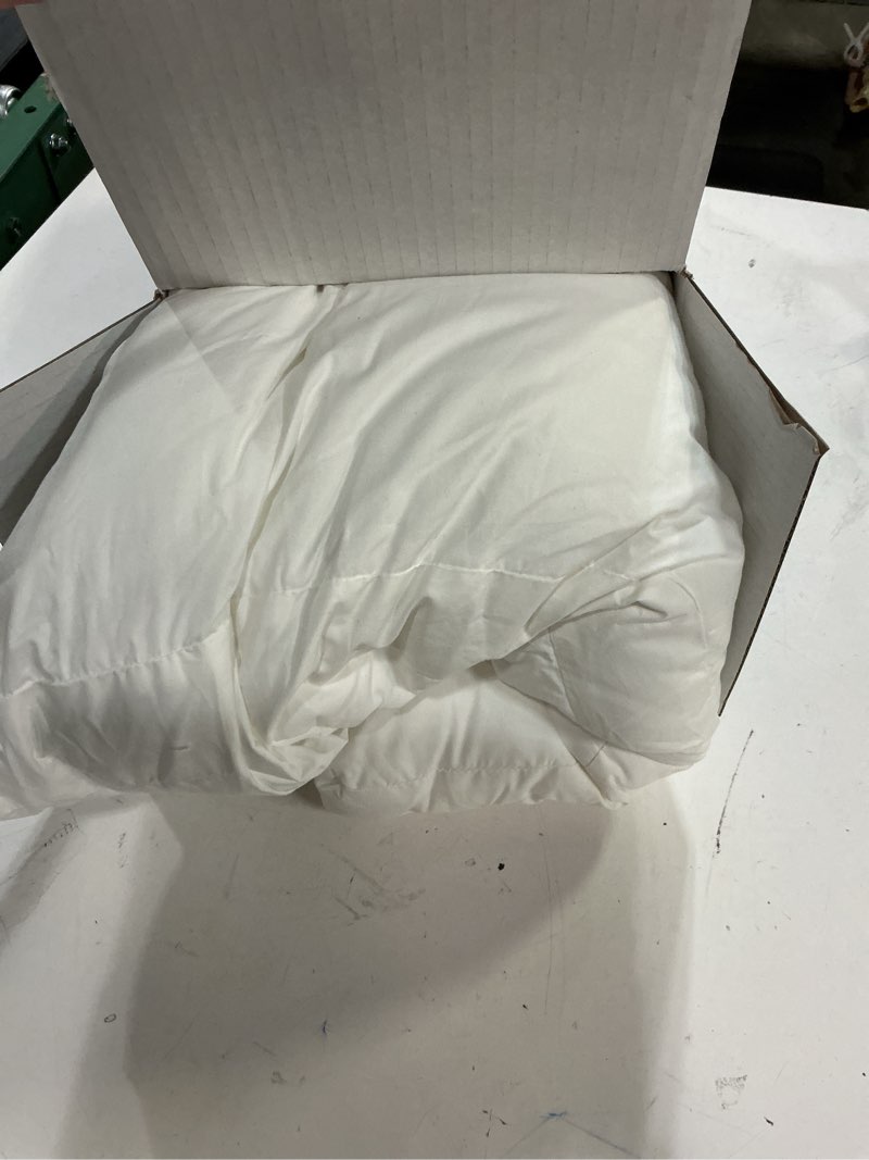 Condition photo showing Good Condition for casper - essential pillow - white