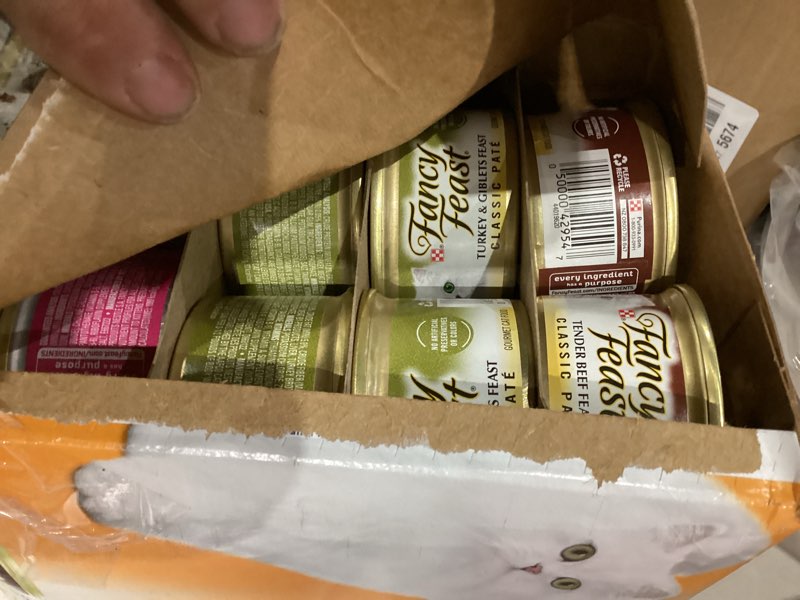 Condition photo showing New/Like New for Fancy Feast Poultry and Beef Feast Classic Pate Collection Grain Free Wet Cat Food Variety Pack - (Pack of 30) 3 oz. Cans