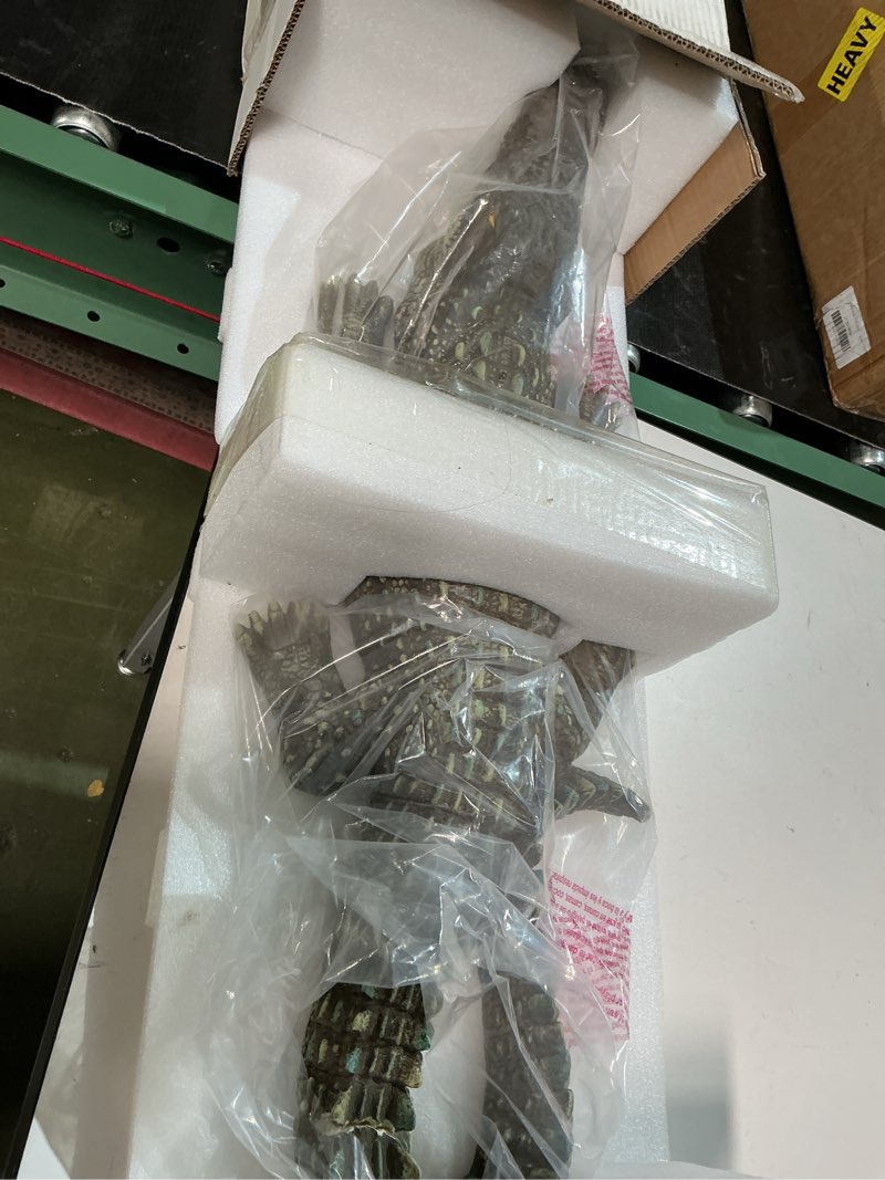 https://lotting-media.assets.bidfta.com/lotting_5613eded-f203-4fbe-807d-cd50f366d5ca