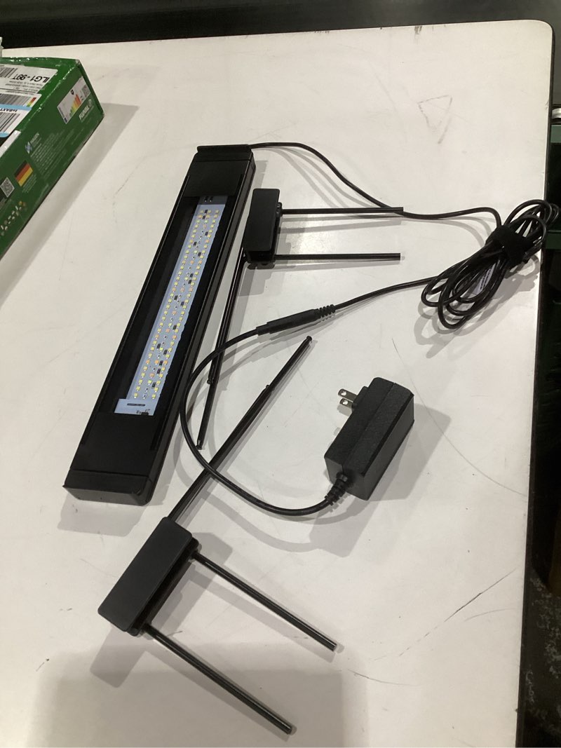 Condition photo showing Good Condition for fluval plant light 4.0 led