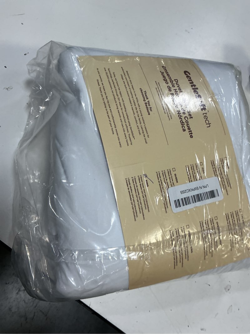 Condition photo showing Good Condition for bedsure bright white duvet cover king size - 3 pieces prewashed cotton-like polyester extra soft bedding set, includes 1 duvet cover 104x90 inches with zipper closure & 2 pillow shams, no comforter 02 - bright white (no comforter) king (104" x 90")