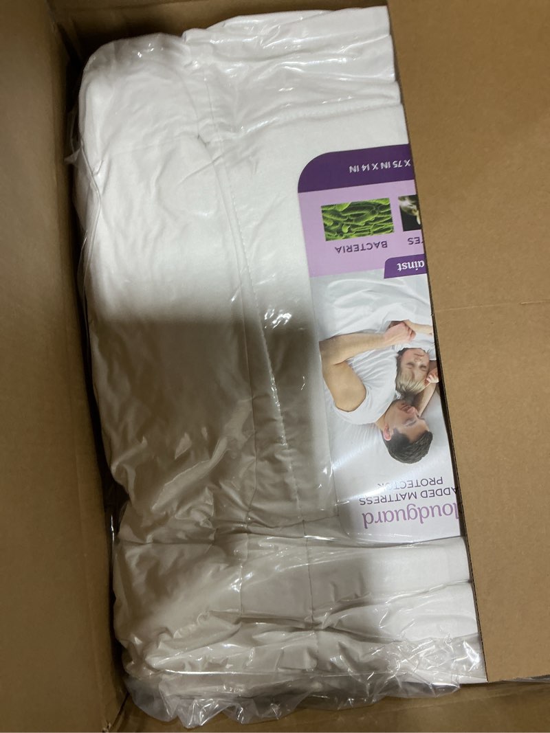 Condition photo showing Good Condition for SafeRest CloudGuard - Full Size Hybrid Mattress Protector & Pad (Extra Padded) - Waterproof Quilted Pillow Top Mattress Cover - Thick, Plush & Fitted Mattress Topper for Bed CloudGuard (Ultra Padded) Full