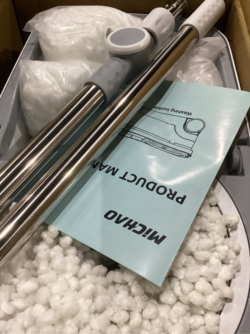 Michao Spin Mop Bucket Deluxe 360 Spinning Floor Cleaning System with 6 Microfiber Replacement Head 