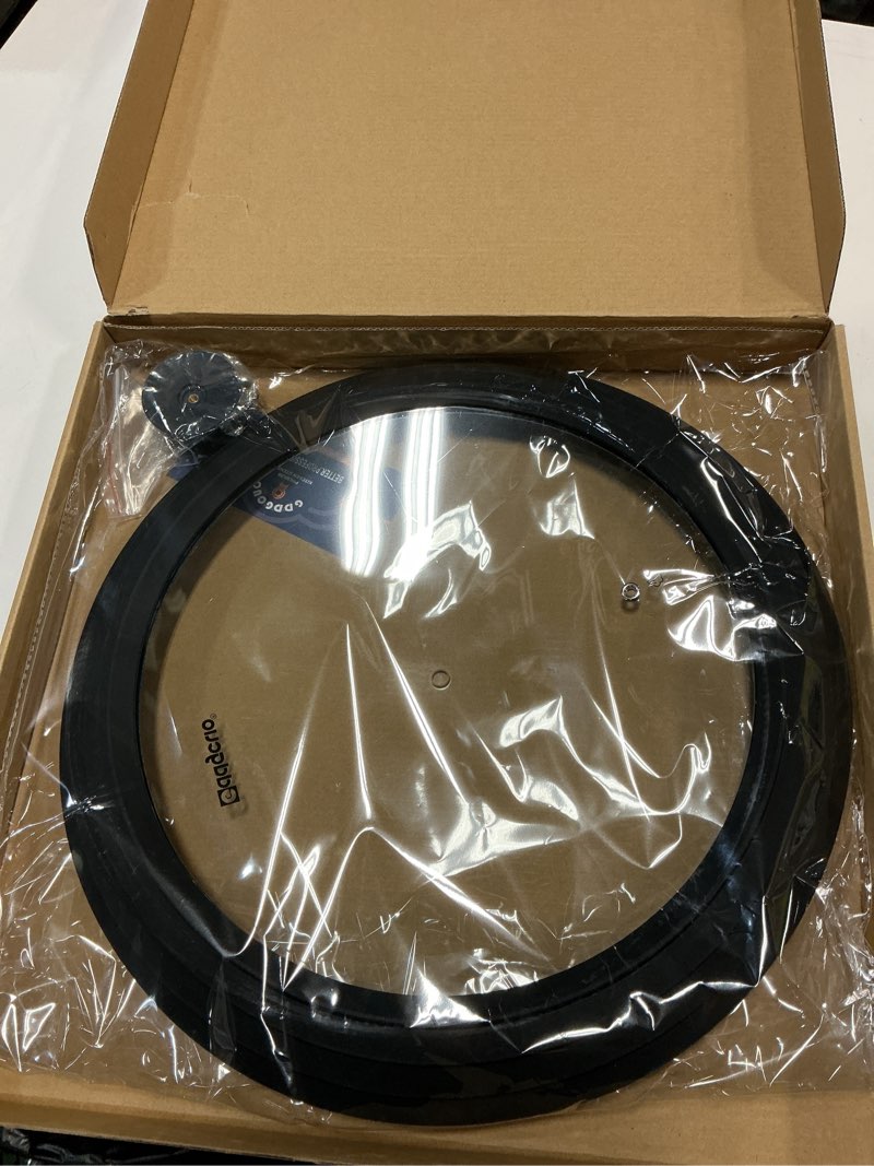 Condition photo showing Good Condition for 13-14-15 in Universal Pan Lid, Extra Large Silicone Pot Lid for Pots, Pans & Skillets, Replacement Frying Pan Lid with Heat Resistant Silicone Knob, Dishwasher Safe, Black 13''-14''-15'' Black