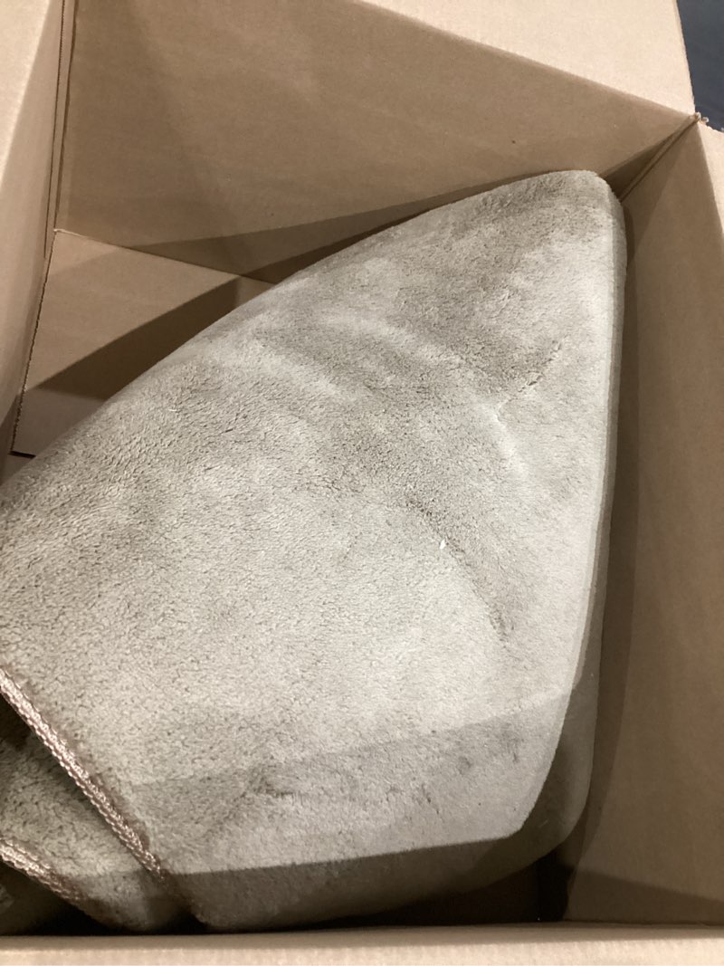 Condition photo showing Good Condition for pure era runner rug for hallway 2 x 6 feet, non slip hallway runner with self adhesive backing, washable carpet runner ultra plush for bedroom living room kitchen area rugs reusable cream gray cream gray 2 x 6 feet (runner)