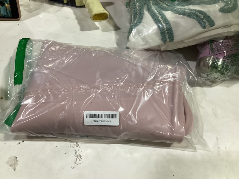 Condition photo showing Good Condition for pee pad tray holder for dogs - fits up to 22 x 22 in. square potty training pads no spill raised lip high edge silicone mat, extra thick and non-slip for indoor floor protection (small, pink) | eenk small pink