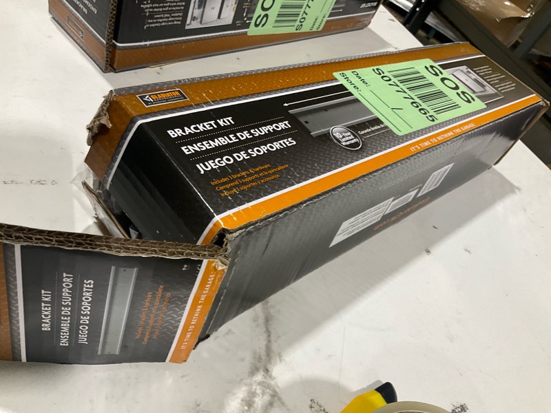 Condition photo showing Good Condition for wall bracket kit
