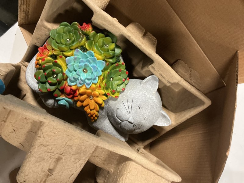 Condition photo showing Good Condition for Qeeman Garden Outdoor Decor Statues: Figurine Decorations Ornaments Patio Art Balcony - Birthday Gifts for mom Grandma Women Cat