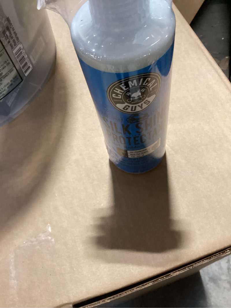 Condition photo showing New/Like New for chemical guys silk shine sprayable dressing