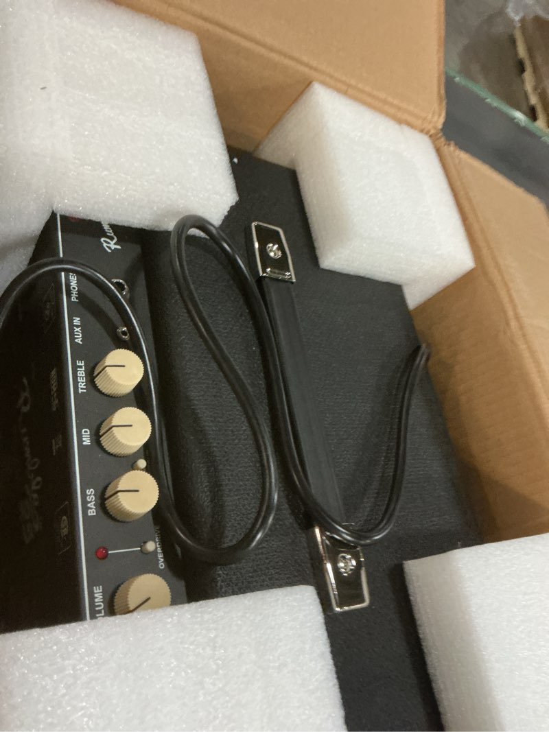 Condition photo showing Good Condition for Fender Rumble 25 V3 Bass Amplifier, Bass Combo Amp, 25 Watts, with 2-Year Warranty, 8 Inch Speaker, with Overdrive Circuit and Mid-Scoop Contour Switch 25 Watt V3