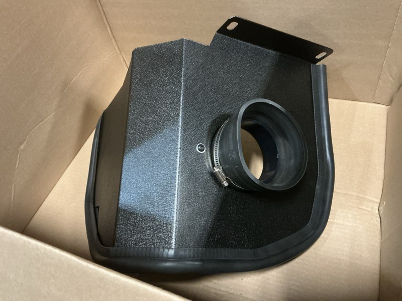Condition photo showing Good Condition for vevor cold air intake, 3.94 inch cold air intake system + heat shield compatible with 2015 cadillac escalade, chevy suburban/tahoe/silverado, gmc yukon/sierra, high flow filter kit improve horsepower 2015 cadillac/2014-2015chevy/gmc