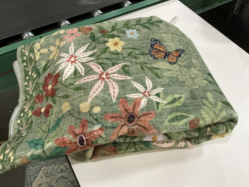 Condition photo showing Good Condition for (Similar)Floral 5x7 Green Area Rug Machine Washable Soft Print Boho Carpet Non Slip Rugs Low Pile Flower Area