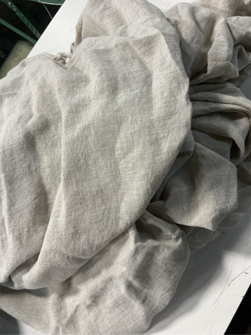 Condition photo showing Good Condition for european linen chambray duvet cover