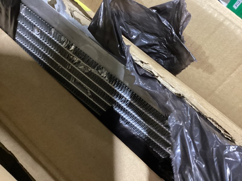 Condition photo showing Good Condition for dwvo 34'' core radiator compatible compatible with chevy silverado suburban gmc yukon sierra tahoe escalade hummer h2 4.3l 4.8l 5.3l 6.0l 6.2l v8 dwrd1001 | cu2370 99-13 sierra 1500 99-10 silverado 2500 00-14 suburban 1500,yukon 00-13 suburban/yukon xl 2500 02-14 escalade w/toc 34" 99-13 silverado 1500 with eoc