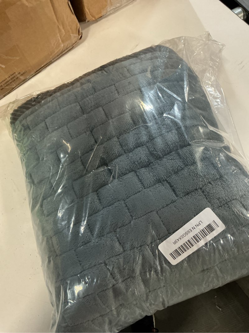 Condition photo showing New/Like New for couch covers for dogs washable, velvet dog couch cover protector, fuzzy plush pet sofa cover for 2-3 cushion couch, sofa covers for pets(1pc,dark grey,27.6"x70.9",2-3 seater sofa pad cover) dark grey1 27.6"x70.9"