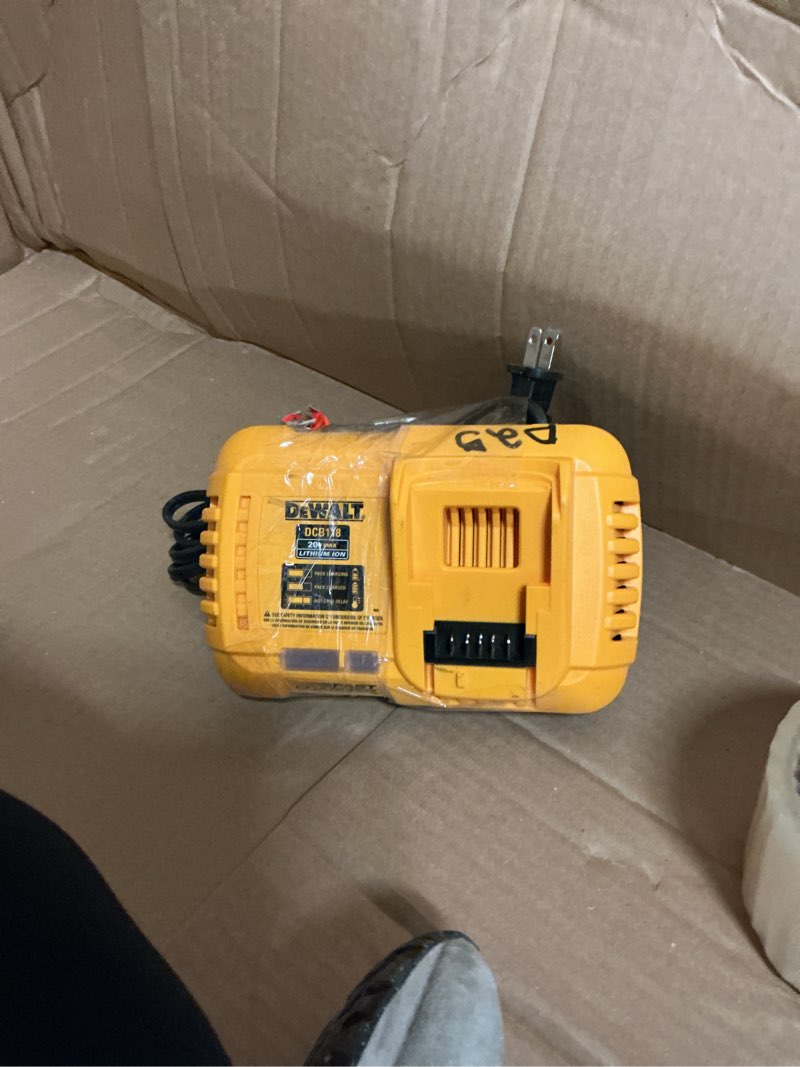 Condition photo showing Good Condition for dewalt 20v/60v max fan-cooled rapid charger