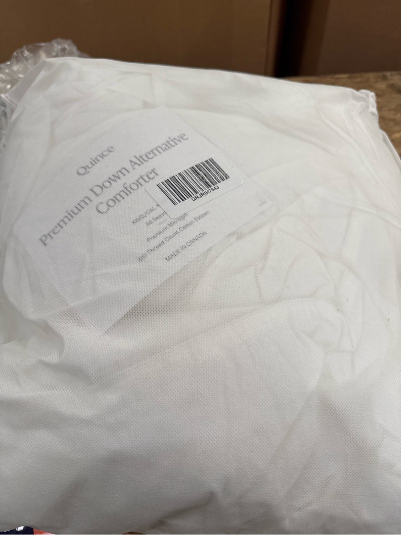 Condition photo showing Good Condition for all-season premium down alternative comforter, king/cal king, white