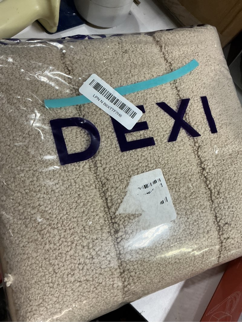 Condition photo showing New/Like New for DEXI Bathroom Rug 43x24, Non Slip Washable Bath Mat for Shower Floor, Extra Large Absorbent Soft Bathmat with Rubber Backing, Quick Dry Microfiber Carpet, Beige 2' x 3'7" (Rectangular) Beige