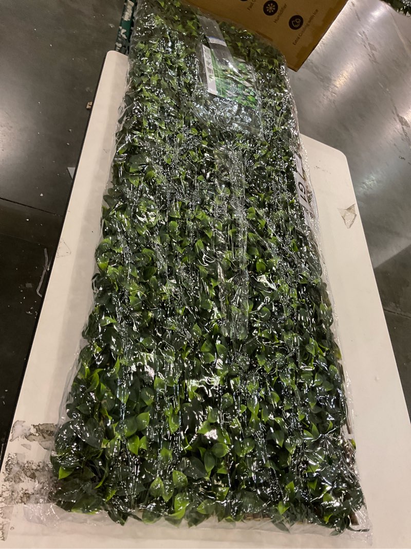 Faux Gardenia Leaf Screen, Expandable 