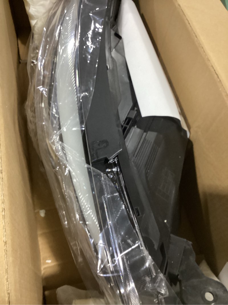 Condition photo showing Good Condition for right headlight assembly for 2015 2016 2017 hyundai sonata, passenger side halogen headlamp with clear lens black housing amber reflector (with bulb), 1 pc, 92102-c2000 92102c2000 hy2503183