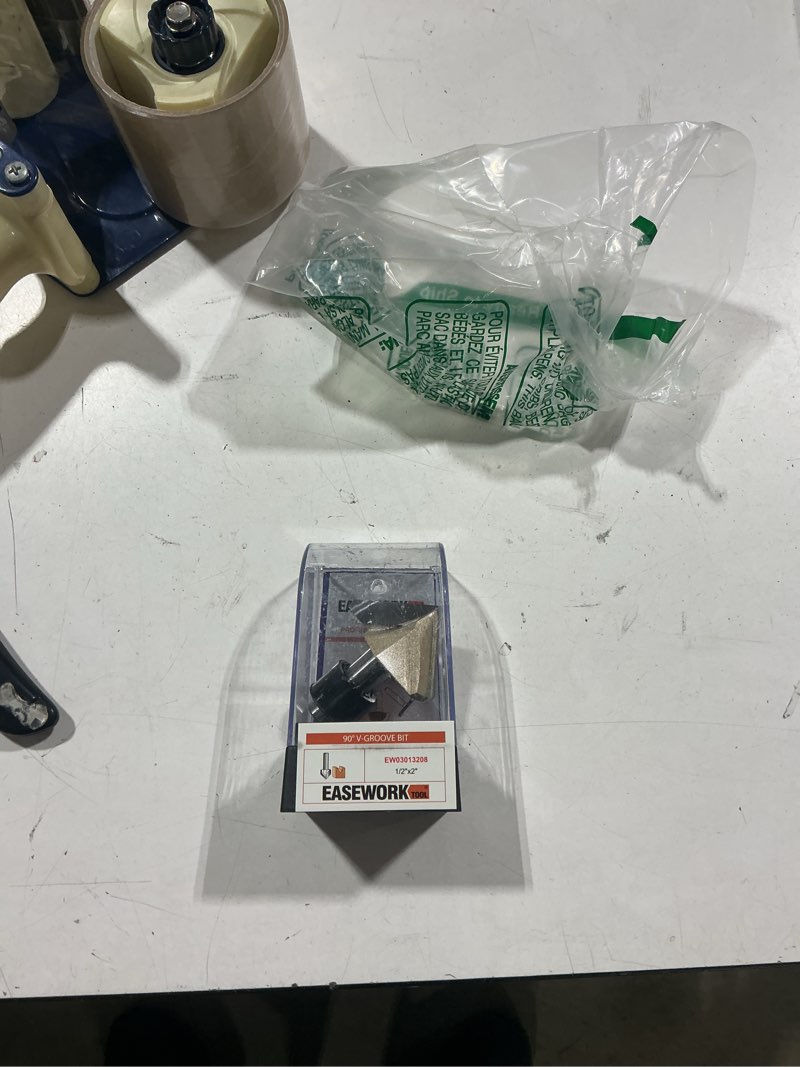 Condition photo showing Good Condition for easework tool 90° v-groove router bit, professional-grade carbide tipped, woodworking grooving – 1/2" shank × 2" diameter × 1-11/64" cutting depth 1/2" shank 2"(dia.) x 1-11/64"(depth)