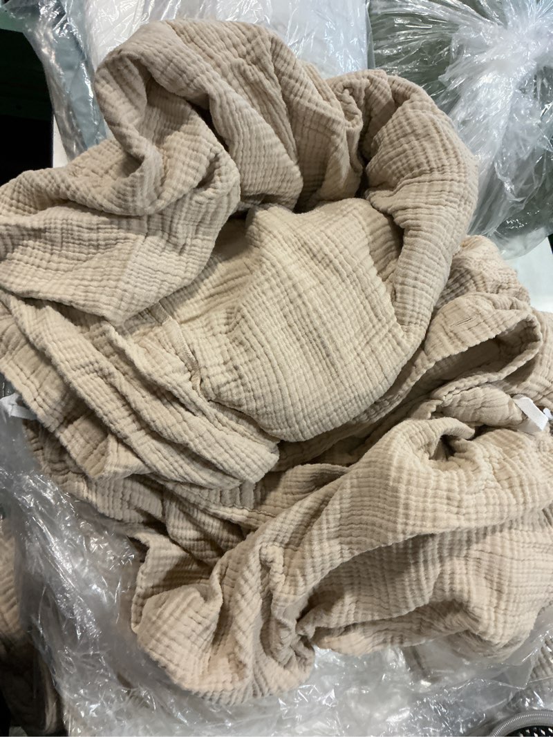 Condition photo showing Good Condition for organic cotton gauze duvet cover set color: undyed size: king/cal king