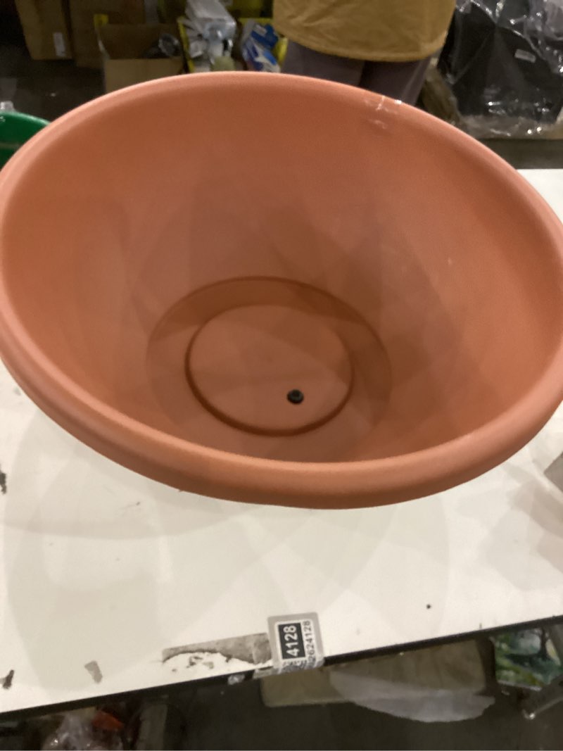 Plastic gaden bowl