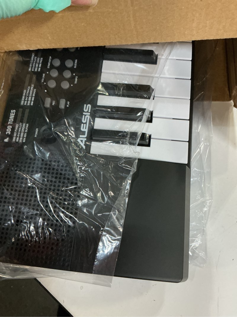 Condition photo showing Good Condition for alesis melody 32 - electric keyboard digital piano with 32 keys, speakers, 300 sounds, 300 rhythms, 40 songs, usb-midi connectivity and piano lessons