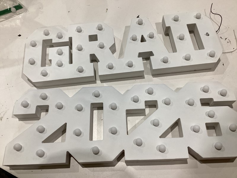 https://lotting-media.assets.bidfta.com/lotting_571ff742-69ec-4262-9033-ebe03b36a627