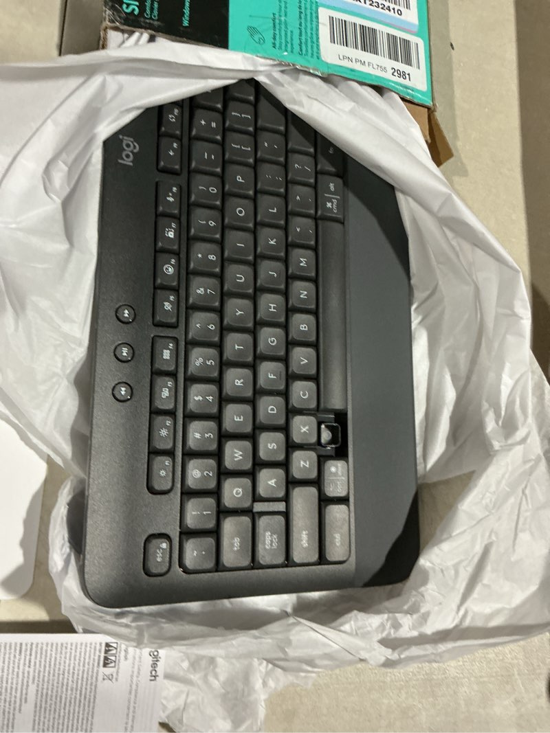 Condition photo showing Good Condition for logitech signature k650 comfort full-size wireless keyboard with wrist rest, ble bluetooth or logi bolt usb receiver, deep-cushioned keys, numpad, compatible with most os/pc/window/mac - graphite keyboard graphite