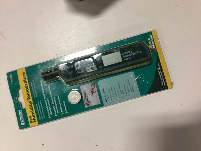 Condition photo showing New/Like New for extech 445580 humidity and temperature pen with fast response sensor, min/max memory, dual lcd, pocket-sized hygrometer for hvac, labs, storage rooms, indoor air monitoring