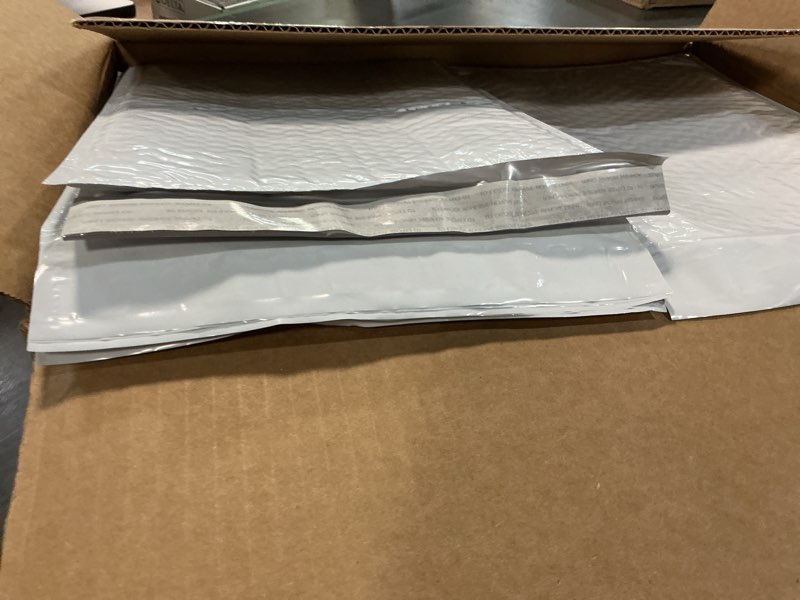 Condition photo showing Good Condition for amazon basics poly bubble mailer, 8.5" x 12" (internal size 8.25" x 11"), self-seal, 100-pack, white/grey 8.5" x 12" 100
