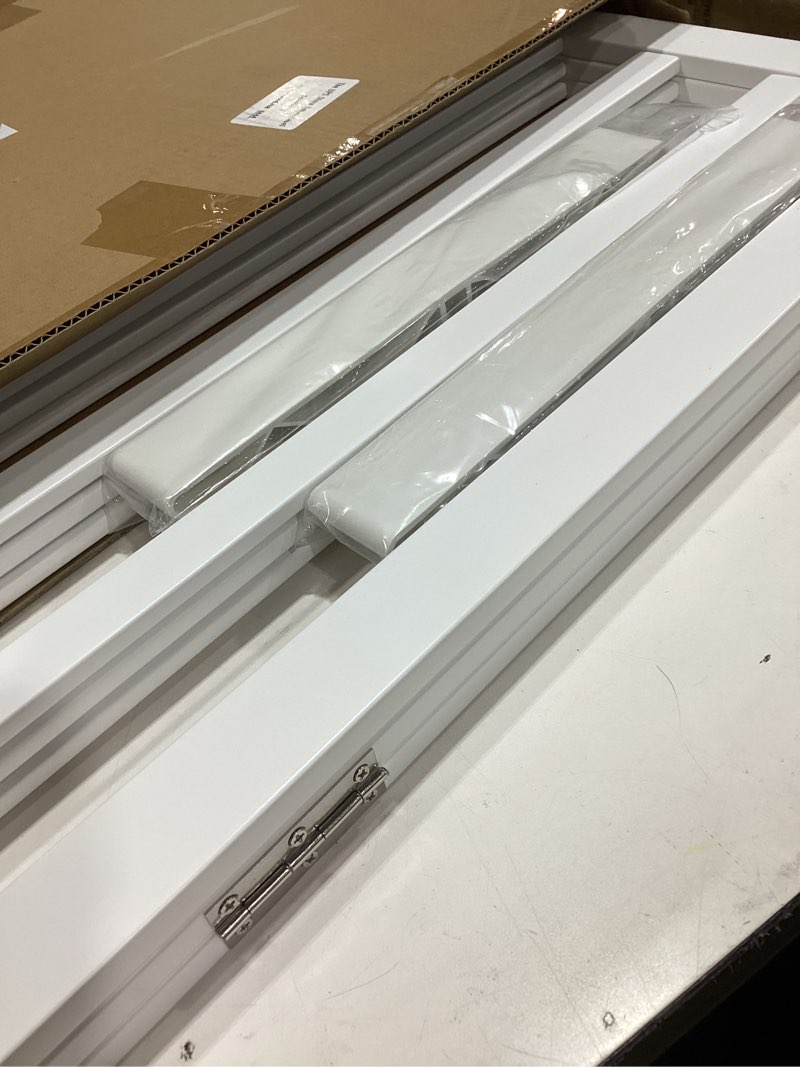 Condition photo showing Good Condition for dog safety gate white