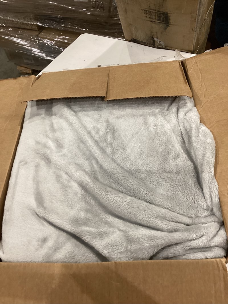 Condition photo showing Good Condition for oversized blanket 120x120 inches, giant huge companion for bed, sofa, travel and camping, extra large big soft blanket fits the whole family and outdoor campaign, light grey light grey 120x120