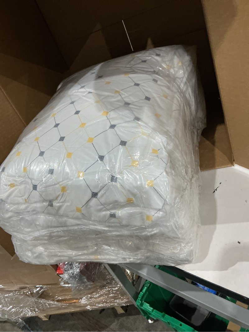 Condition photo showing Good Condition for macarrie 12 pcs queen size bed pillows for sleeping standard size pillows bulk 20 x 30 inch gusseted pillow machine washable soft down alternative hotel pillow for stomach side and back sleeper, 750g