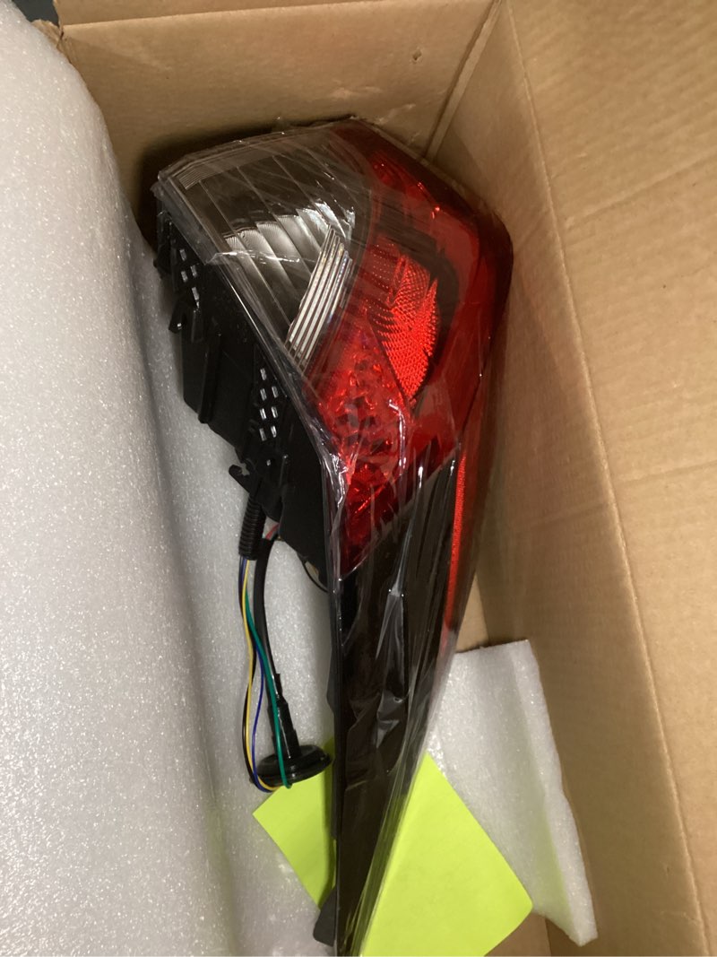 Condition photo showing New/Like New for tail light rear brake lamp for toyota rav4 2019 2020 2021(right passenger side)