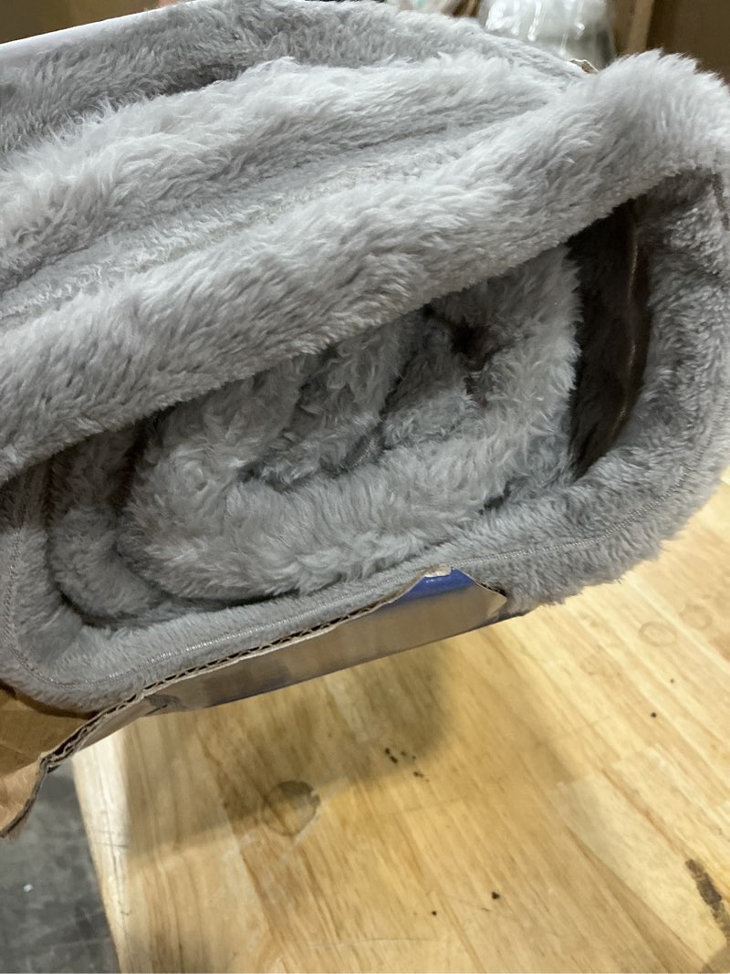 Condition photo showing New/Like New for berkshire ribbed velvetloft® throw – 330gsm medium weight plush, extra soft & warm plush throw blanket for bedroom, couch, travel – durable & easy care(stormy weather, throw size 50" x 60") stormy weather throw (50 in x 60 in)