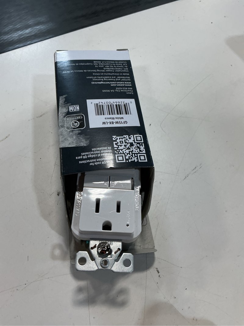 Condition photo showing Good Condition for eaton 15-amp 125-volt gfci residential decorator outlet, white