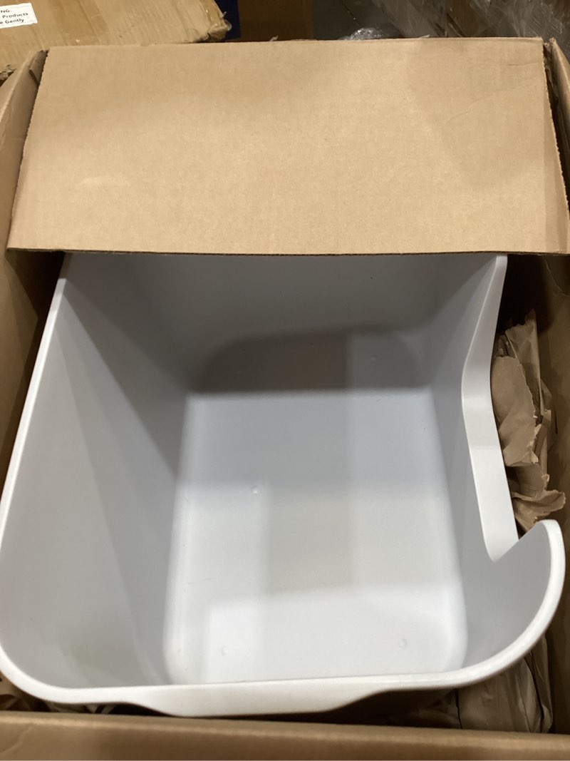 Condition photo showing Good Condition for extra large kitty litter box with high sides, anti-splashing, tool-free assembly, multi cat, jumbo (grey) 24.60" l x 16.92" w x 12.99" h
