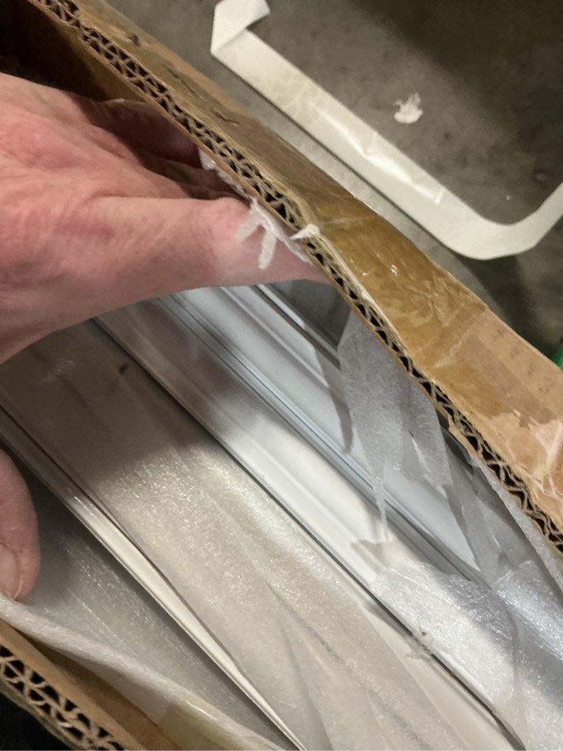 Condition photo showing Good Condition for Peel and Stick Wall Molding Kit Set of 6 Frames, Premade Wainscoting Panels for Interior Wall Decor, Molding Trim for Living Room Bedroom Corridor Home Accent Walls Panel Modern B