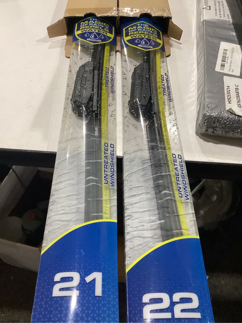 Condition photo showing New/Like New for rain-x 820249 weatherbeater wiper blades, 26" and 20" windshield wipers (pack of 2), automotive replacement windshield wiper blades that meet or exceed oem quality and durability standards 26" and 20" pack of 2