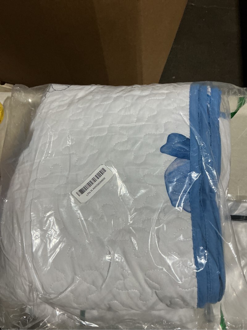 Condition photo showing Good Condition for wongs bedding blue quilt set king size,cute floral botanical bedspread bedding set with 2 pillowcase,lightweight farmhouse coverlet set for all season (104"x90") king?104“×90”? blue