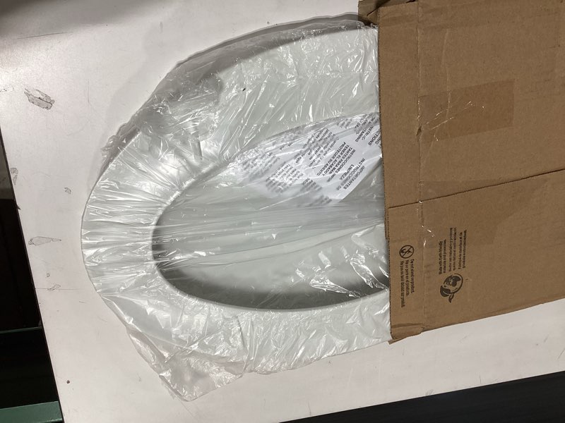 Condition photo showing Good Condition for bemis 170 durable plastic toilet seat, elongated, white